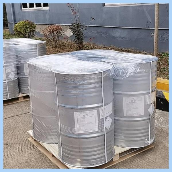 Risiko lan pertimbangan safety sing ana gandhengane karo nangani lan nggunakake 3 5 xylenol ing industri.